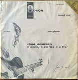 O Amor, O Sorriso E A Flor