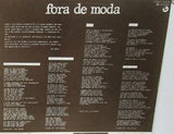 Fora De Moda