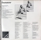 Whatevershebringswesing / Bananamour